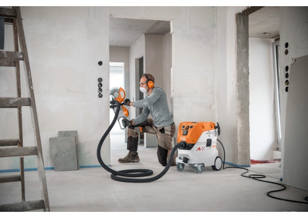 Пылесос Штиль SE-133 ME