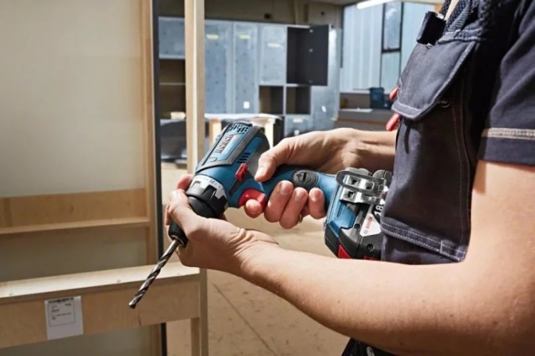 Аккумуляторная ударная дрель-шуруповёрт GSB 18V-60 C Professional 