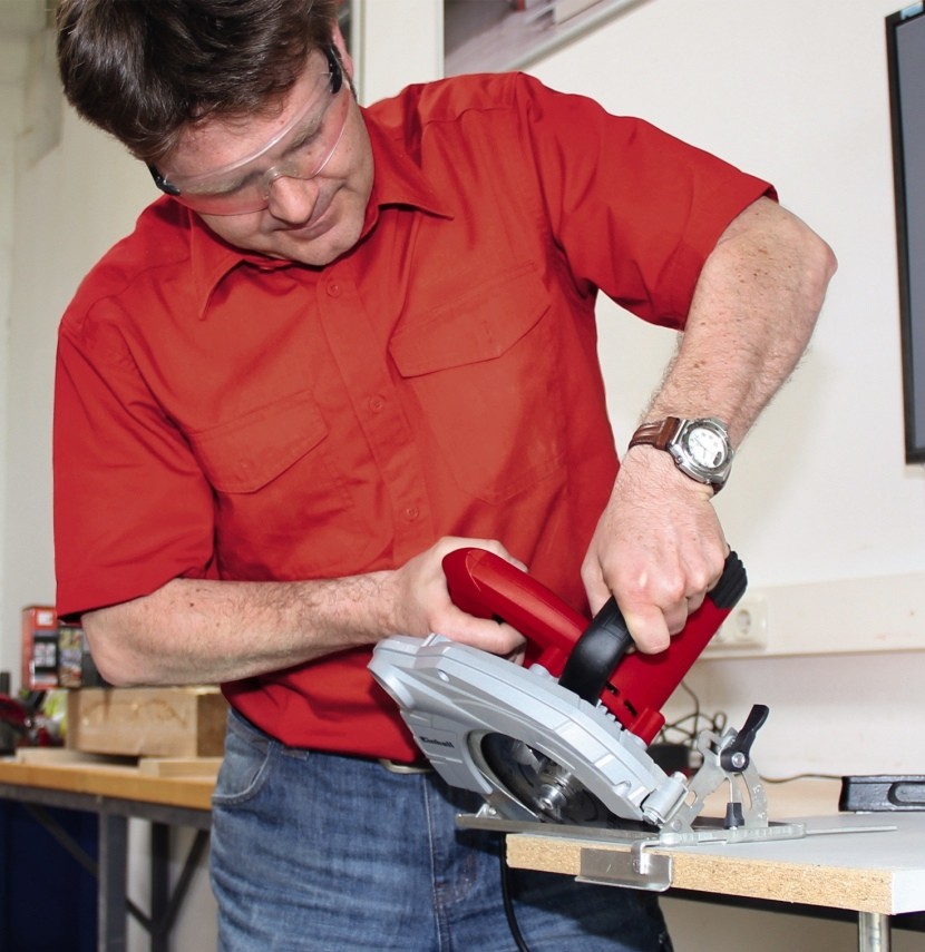 Дисковая пила Einhell TH-CS 1200/1