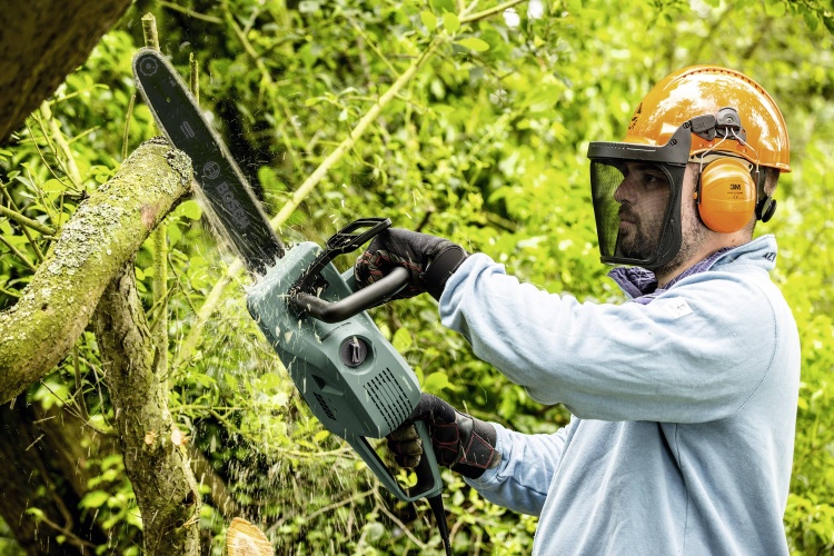 Пила цепная электрическая UNIVERSAL CHAIN 35 BOSCH