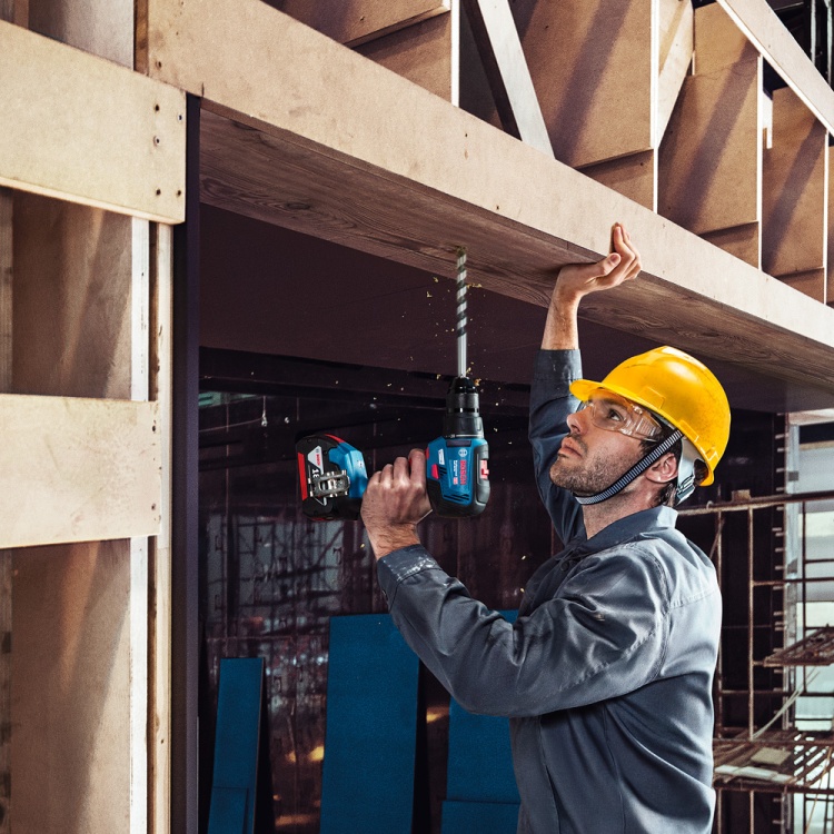 Аккумуляторная ударная дрель-шуруповёрт GSB 18V-50 Professional L-Case