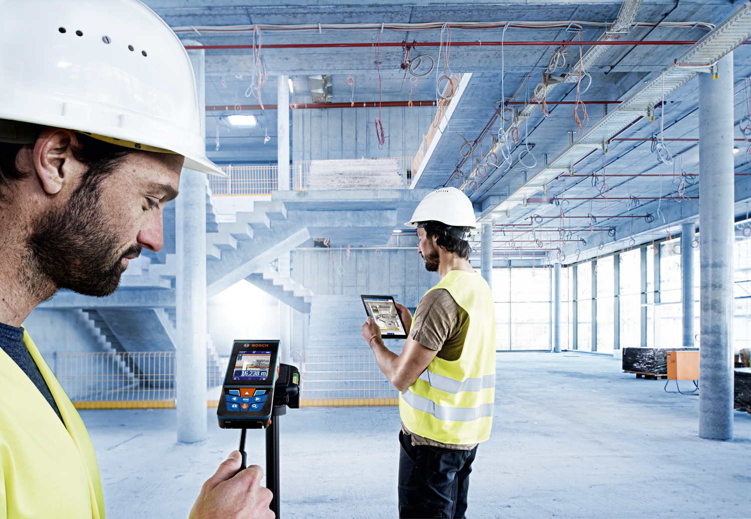 Лазерный дальномер Bosch GLM 120 C Professiona