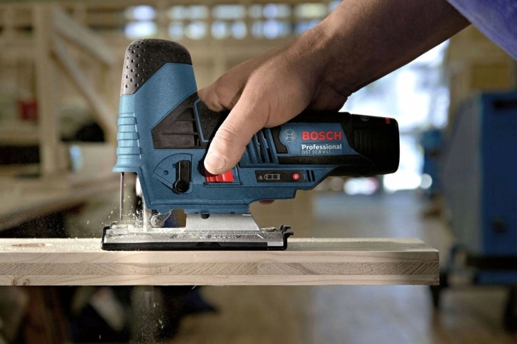 Аккумуляторная лобзиковая пила  GST 12V-70 Professional БЕЗ АКБ