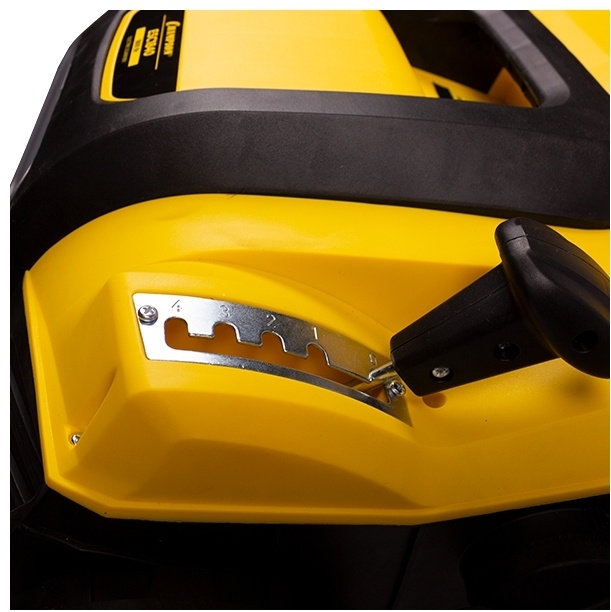 Скарификатор электрический CHAMPION ESC1840 (1,8 кВт, 400 мм, 55л, 12 кг, 2в1)